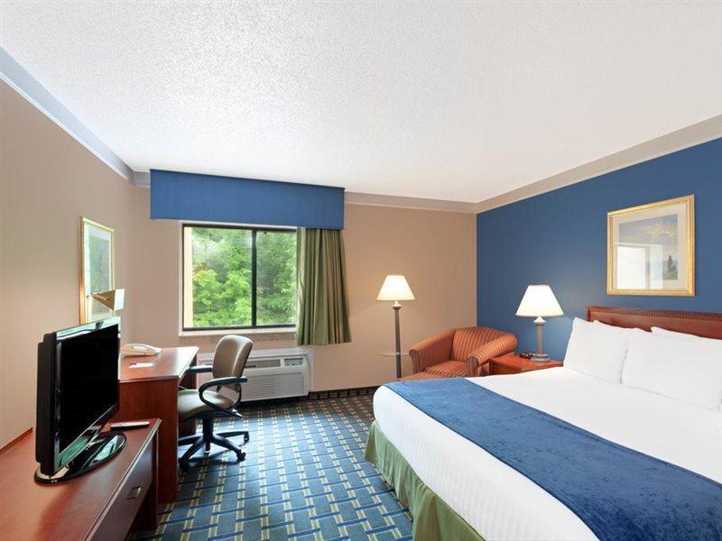 Hotel Baymont By Wyndham Memphis East Esterno foto