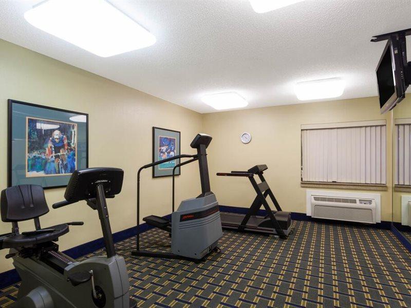 Hotel Baymont By Wyndham Memphis East Esterno foto